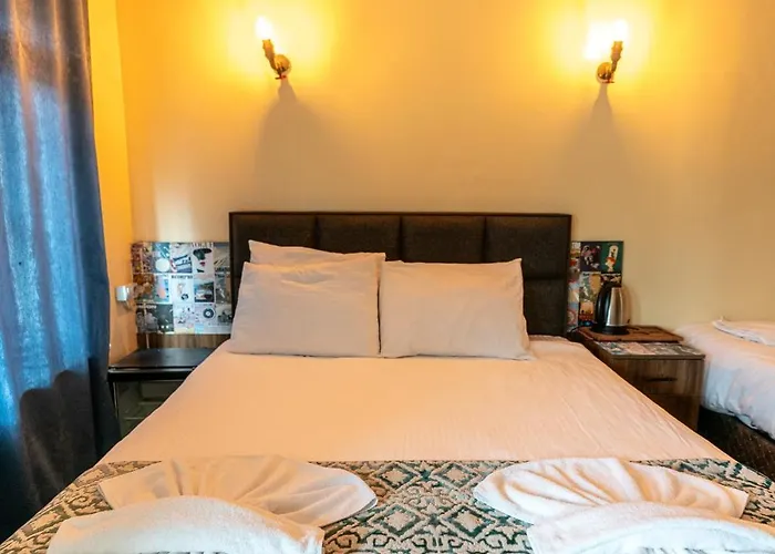 Galata Comfortable 12 Suits