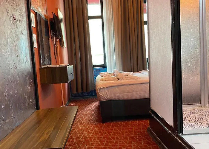 Galata Comfortable 12 Suits Apartment