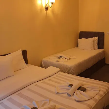 Galata Comfortable 12 Suits Stambuł