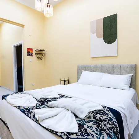 Galata Comfortable 12 Suits Stambuł