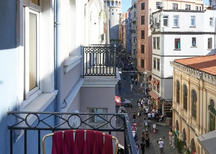 Galata Comfortable 12 Suits Daire İstanbul