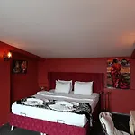 Galata Comfortable 12 Suits