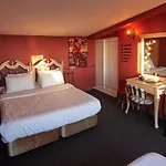 Galata Comfortable 12 Suits