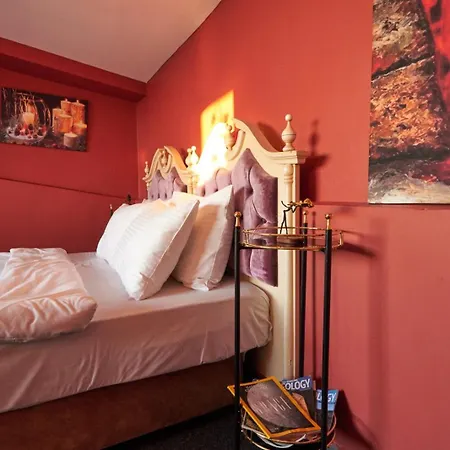 Galata Comfortable 12 Suits Istanbul