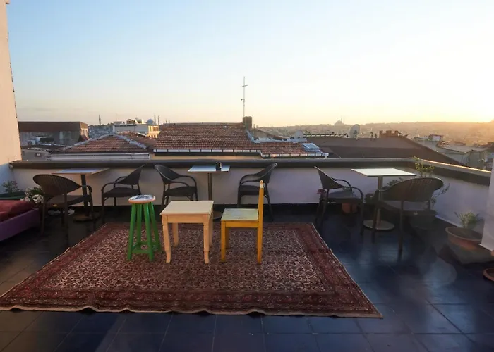 Galata Comfortable 12 Suits Apartment Istanbul