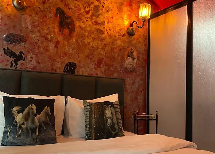 Galata Comfortable 12 Suits Apartment